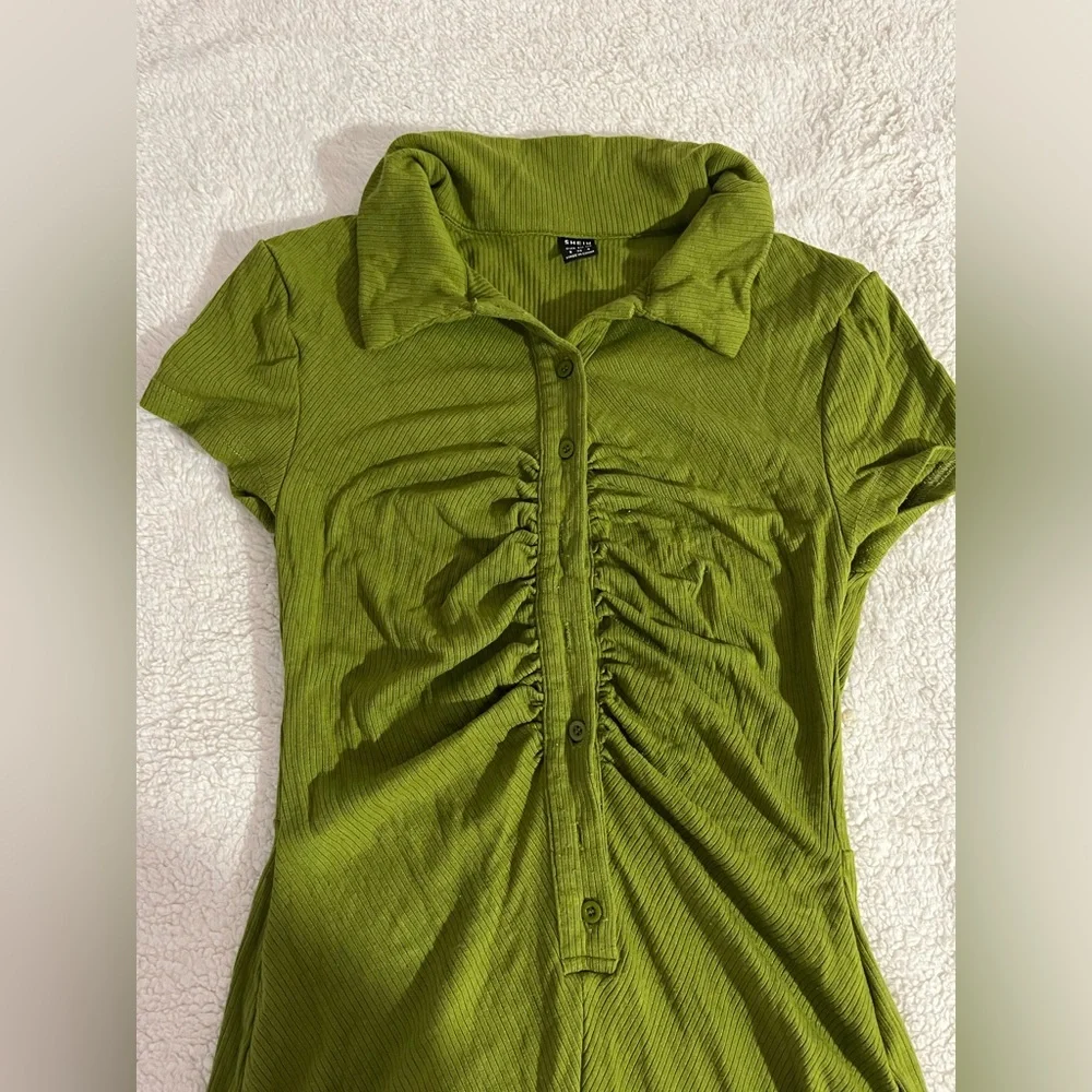 SHEIN Button Placket Ruched Front Rib-knit Solid Romper - Picture 5 of 6